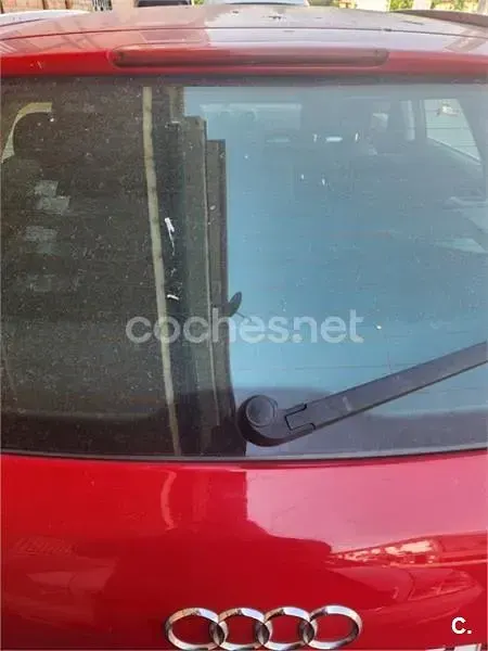 Usado Audi A3 Sportback Attraction 140 CV (102 kW) 2006 Rojo Utilitario