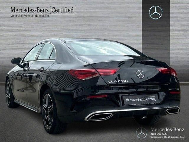 Usado Mercedes CLA250e 218 CV (160 kW) 2022 Negro Berlina
