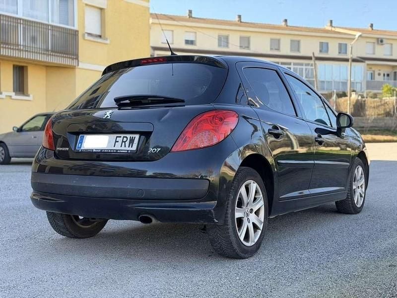 Usado Peugeot 207 110 CV (80 kW) 2007 Negro Utilitario