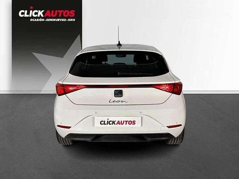 Usado Seat Leon Style 150 CV (110 kW) 2024 Blanco Utilitario
