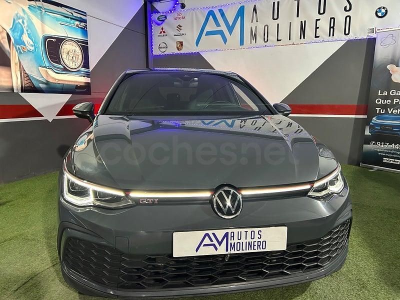 Usado VW Golf VIII GTI 245 CV (180 kW) 2021 Gris / plata Berlina