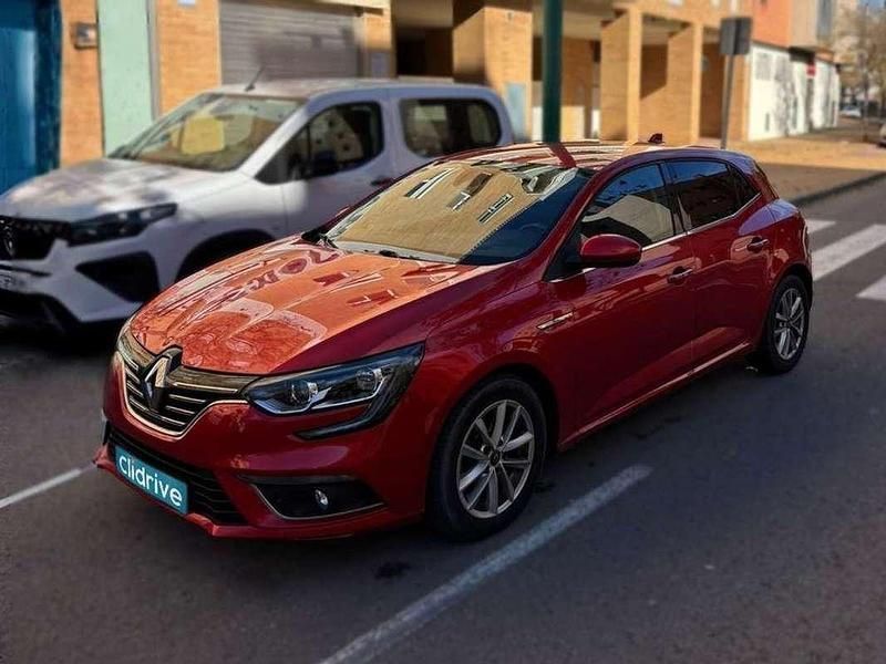 Usado Renault Mégane IV Intens 110 CV (80 kW) 2016 Rojo Utilitario