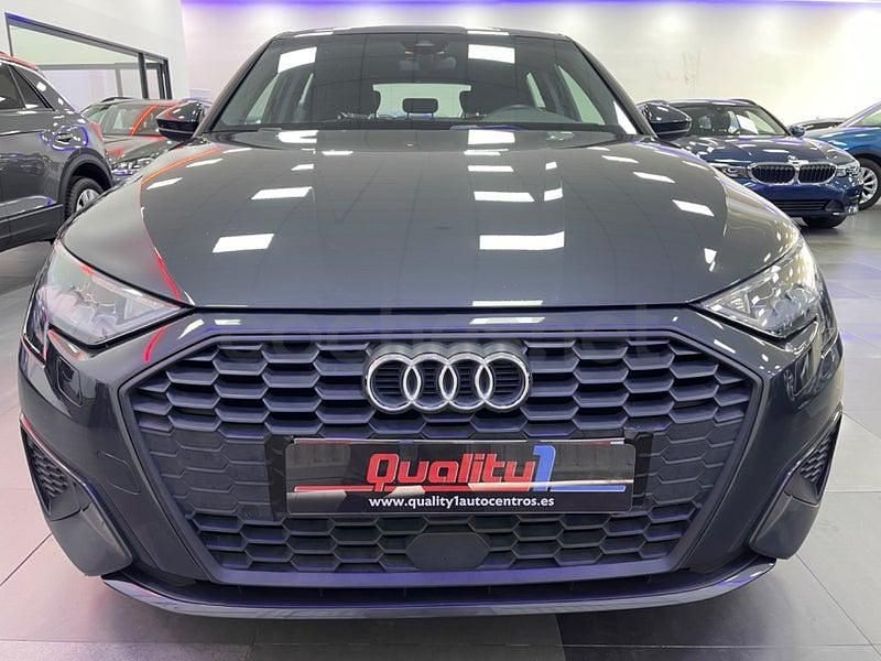 Usado Audi A3 116 CV (85 kW) 2021 Gris / plata Berlina