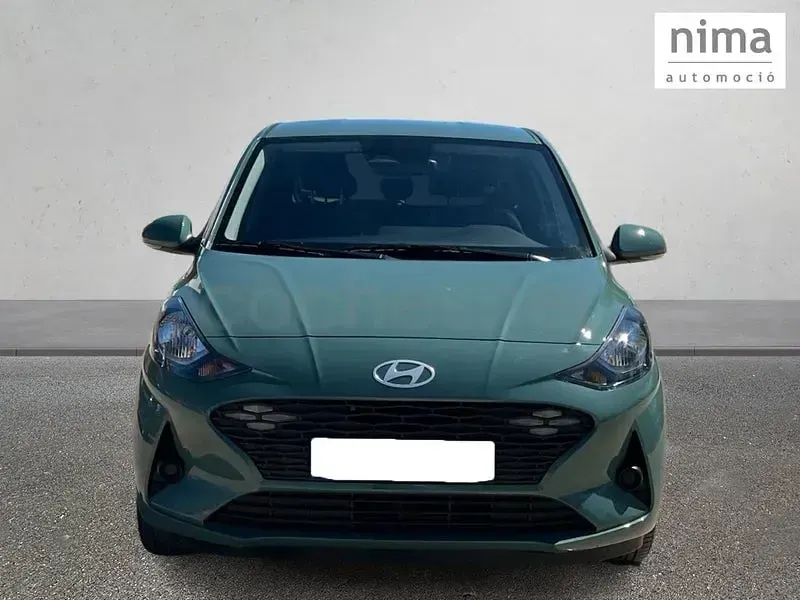 Usado Hyundai i10 63 CV (46 kW) 2025 Verde Utilitario