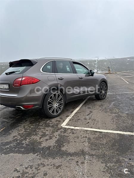 Usado Porsche Cayenne 400 CV (294 kW) 2011 Marrón SUV