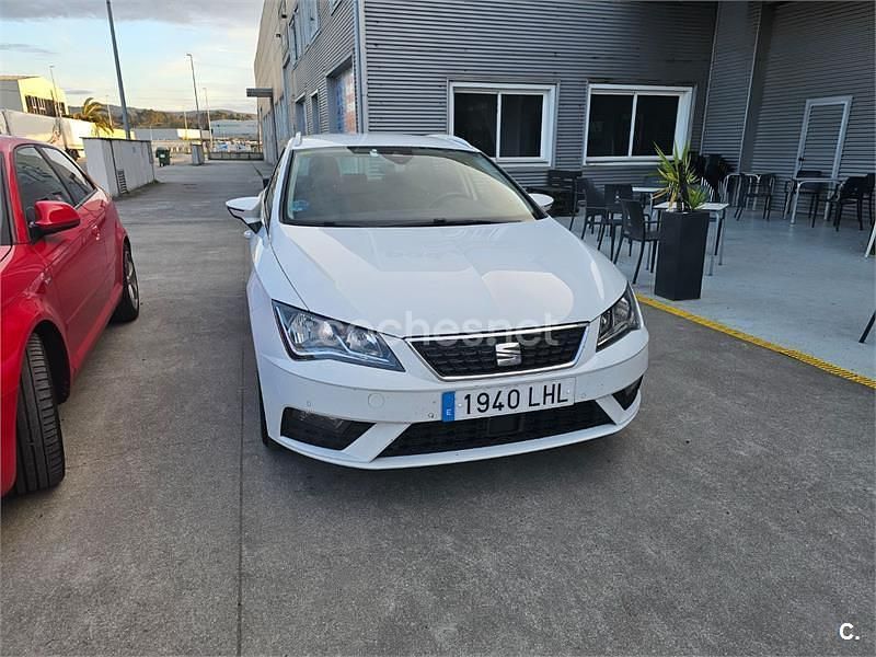 Usado Seat Leon ST Style 130 CV (95 kW) 2020 Blanco Familiar