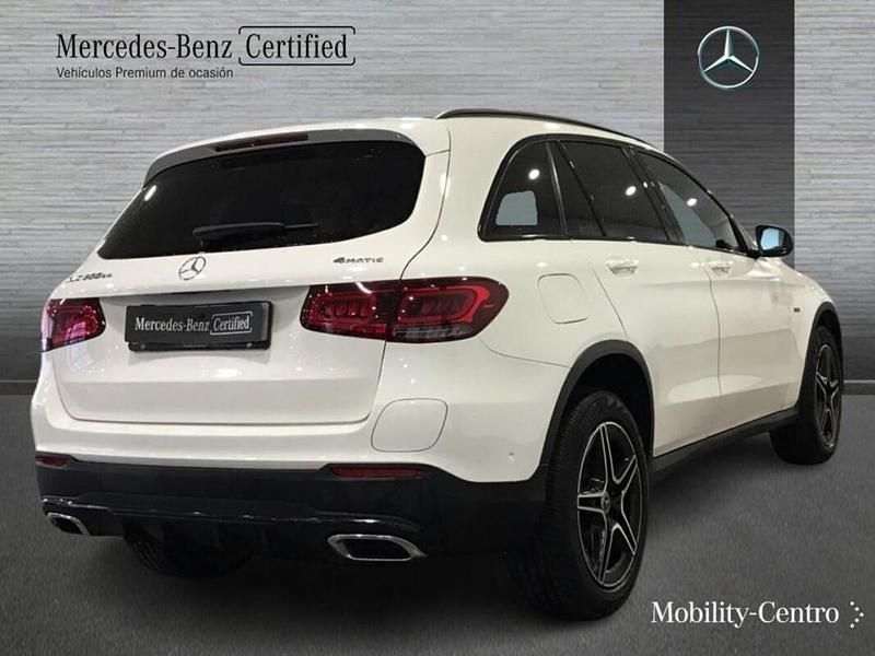 Usado Mercedes GLC300 AMG line 194 CV (142 kW) 2021 Blanco polar  pintura unicolor