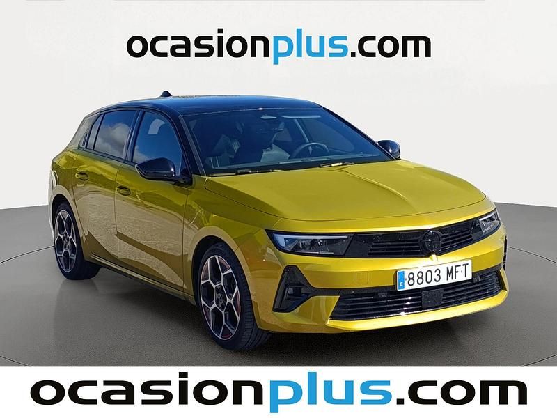 Usado Opel Astra GS Line 130 CV (95 kW) 2023 Amarillo