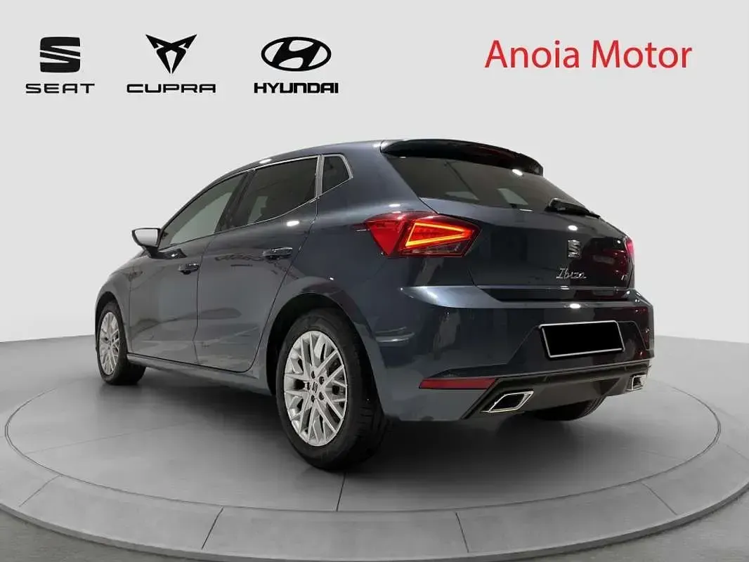 Usado Seat Ibiza FR 116 CV (85 kW) 2025 Gris Utilitario