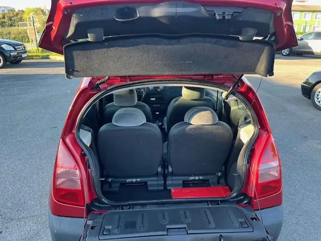 Käytetty Citroën C2 75 HP (55 kW) 2005 Punainen Viistoperä