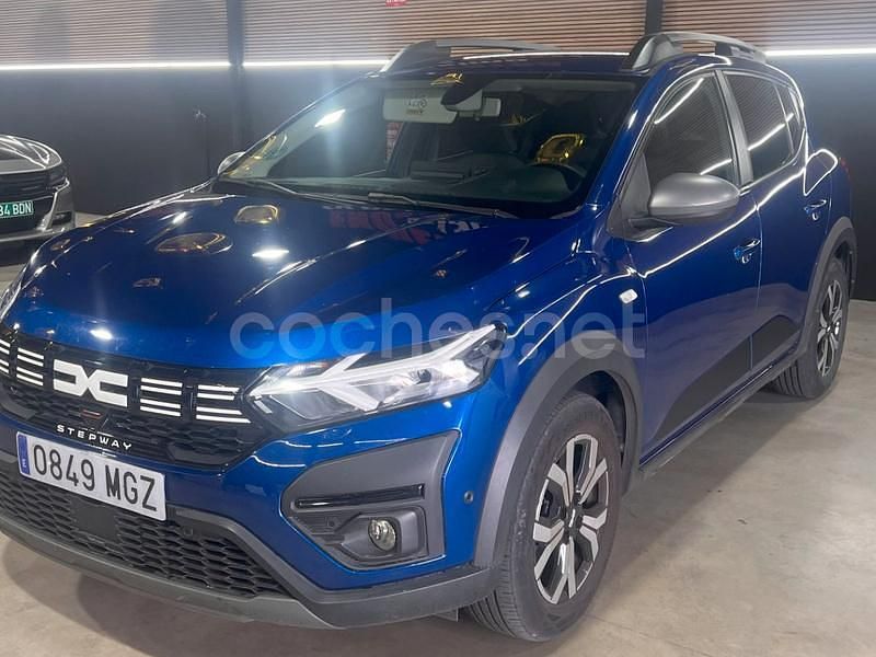 Azul Usado 2024 Dacia Sandero Essentiel Utilitario | 14.500 € (Precio justo) - Imagen 1/4