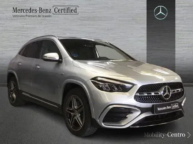Usado Mercedes GLA250 218 CV (160 kW) 2026 Plata hightech SUV