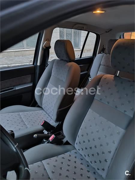 Usado Hyundai Getz 63 CV (46 kW) 2004 Violeta / lila Utilitario