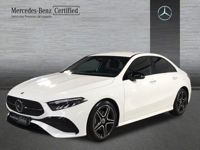 Blanco polar Usado 2024 Mercedes A200 AMG line Berlina | 34.995 € (Precio justo) - Imagen 1/4