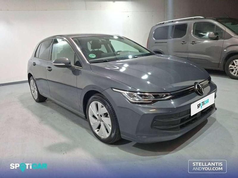 Usado VW Golf VIII 116 CV (85 kW) 2025 Gris Utilitario
