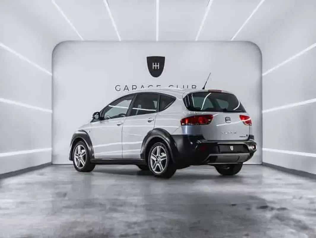 Usado Seat Altea 105 CV (77 kW) 2012 Plateado SUV