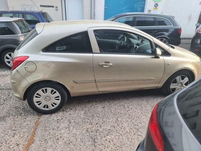Usado Opel Corsa Enjoy 80 HP (58 kW) 2007 Bege Citadino