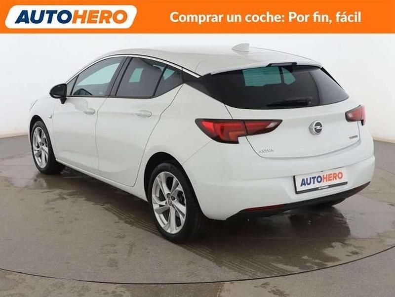 Usado Opel Astra Dynamic 150 CV (110 kW) 2017 Blanco Berlina