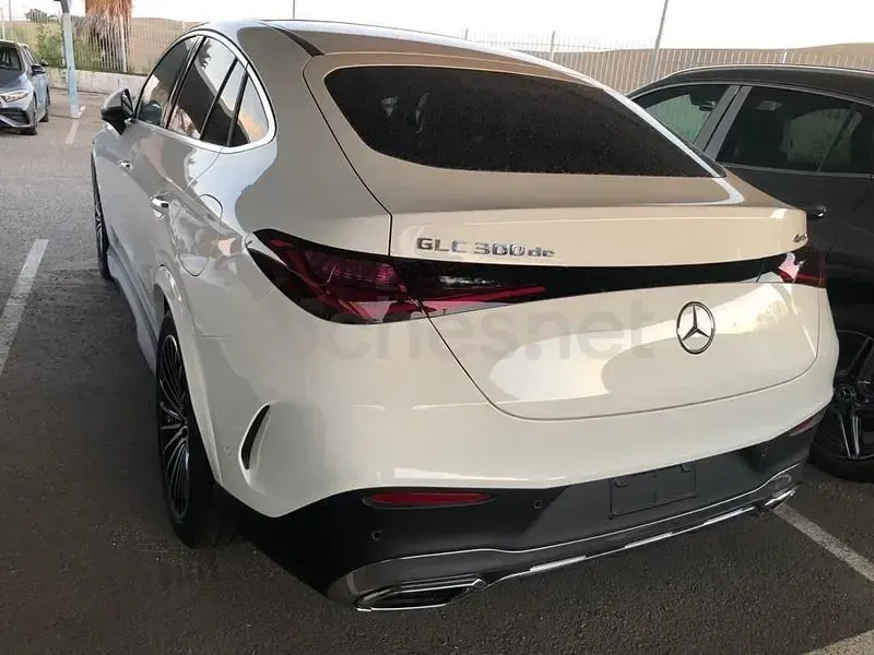 Nuevo Mercedes GLC300de 333 CV (244 kW) 2026 Negro Coupe