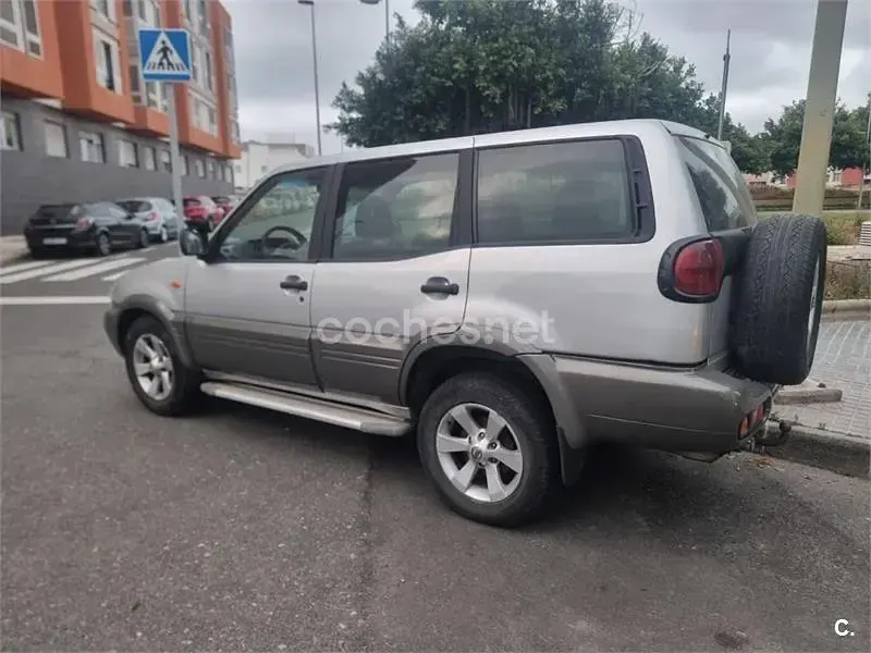Usado Nissan Terrano Comfort 125 CV (91 kW) 2002 Gris / plata SUV