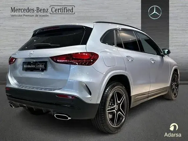 Usado Mercedes GLA250 218 CV (160 kW) 2025 Plata hightech SUV