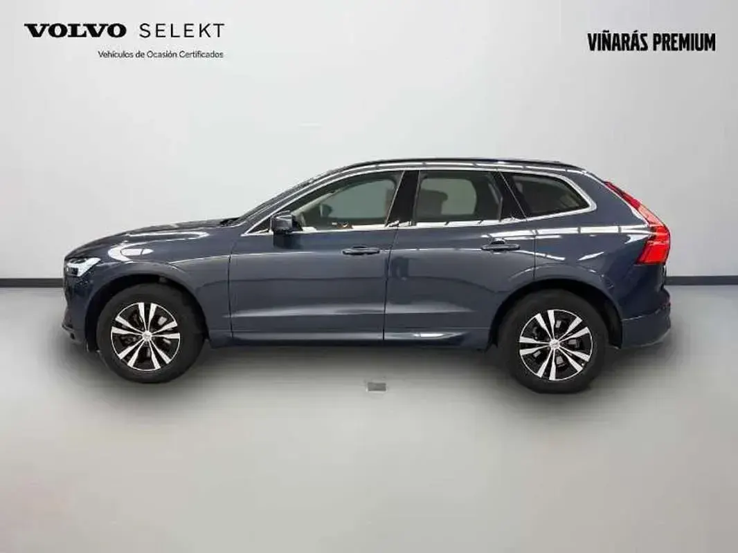 Begagnad Volvo XC60 Momentum 190 HK (139 kW) 2022 SUV