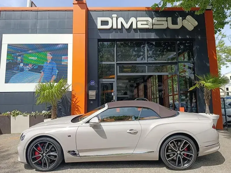 Usado Bentley Continental GT Convertible 635 CV (467 kW) 2020 Gris / plata Descapotable