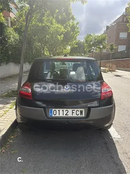 Usado Renault Mégane Dynamique 115 CV (84 kW) 2006 Negro Berlina