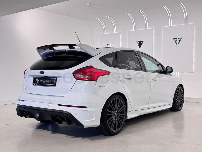 Usado Ford Focus RS 350 CV (257 kW) 2017 Blanco Berlina