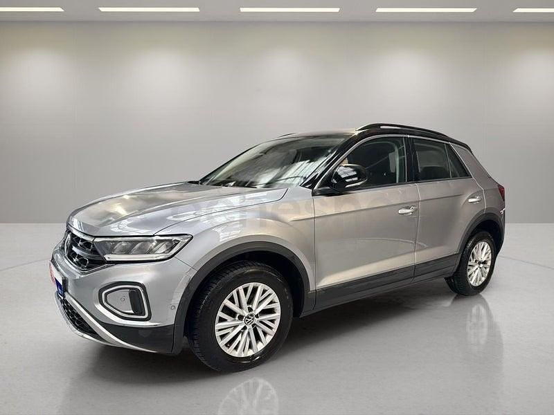 Usado VW T-Roc Life 150 CV (110 kW) 2023 Gris / plata SUV