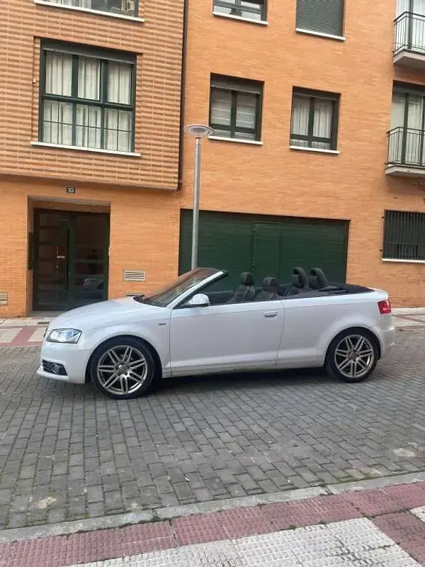 Usado Audi A3 Cabriolet Attraction 105 CV (77 kW) 2012 Blanco Descapotable