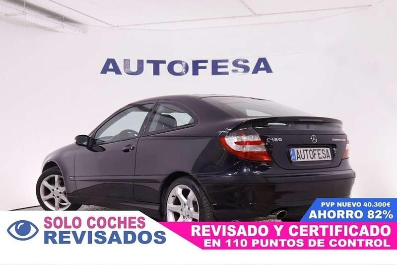 Usado Mercedes C180 143 CV (105 kW) 2007 Negro Berlina