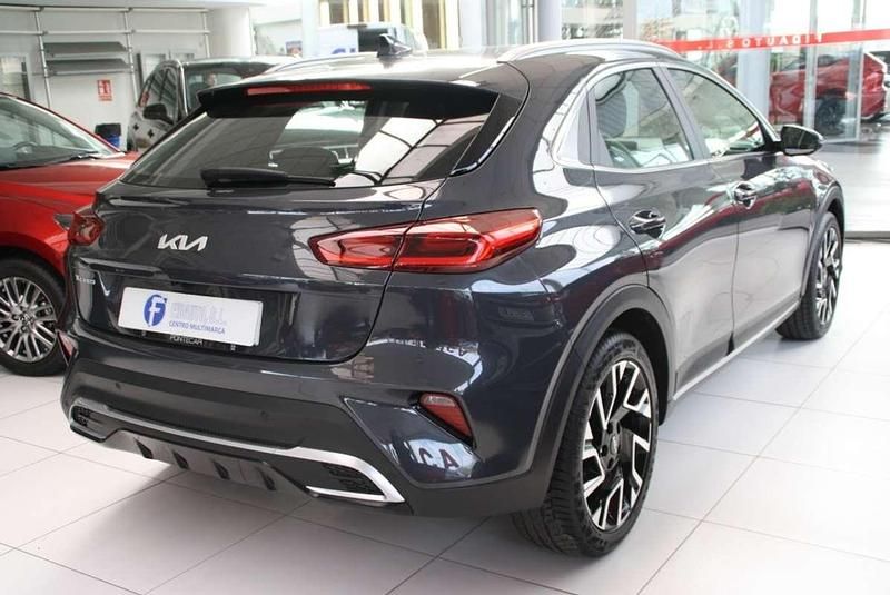 Usado Kia XCeed 101 CV (74 kW) 2024 Gris SUV