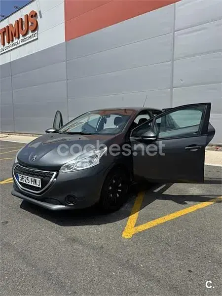 Usado Peugeot 208 Access 68 CV (50 kW) 2014 Gris / plata Utilitario