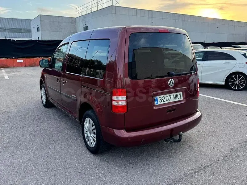 Usado VW Caddy Edition 75 CV (55 kW) 2014 Granate Monovolumen