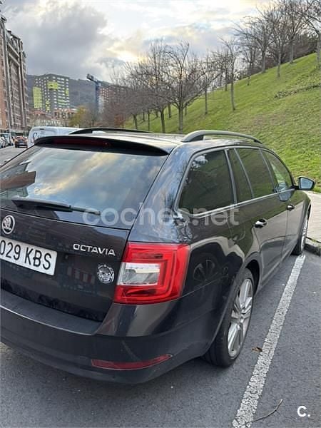 Negro Usado 2017 Skoda Octavia Ambition Familiar | 16.500 € (Un poco caro) - Imagen 1/4