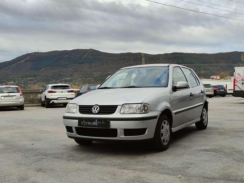 Plateado Usado 2001 VW Polo Trendline Utilitario | 2500 € (Buen precio) - Imagen 1/4
