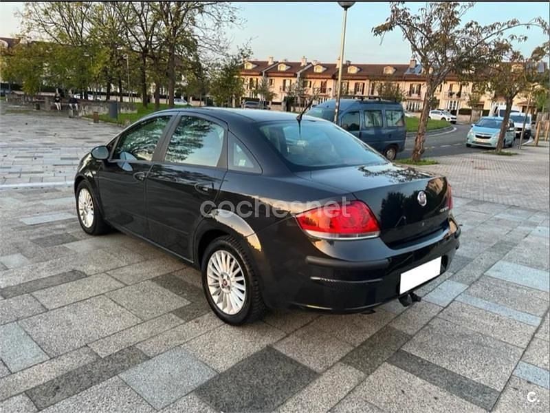 Używany Fiat Linea Life 105 KM (77 kW) 2012 Szary Sedan/Limuzyna