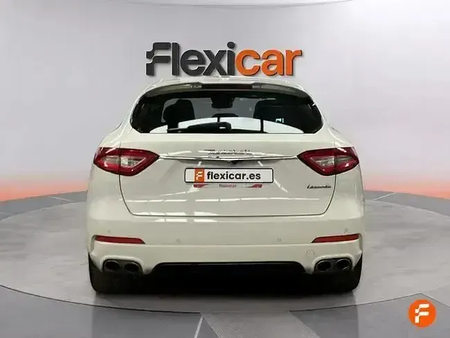 Usado Maserati Levante 275 CV (202 kW) 2017 Blanco SUV