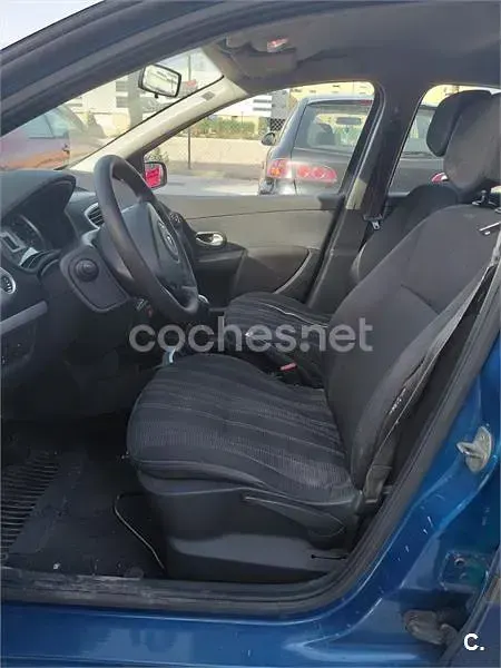 Usado Renault Clio II Rip Curl 70 CV (51 kW) 2008 Azul Berlina
