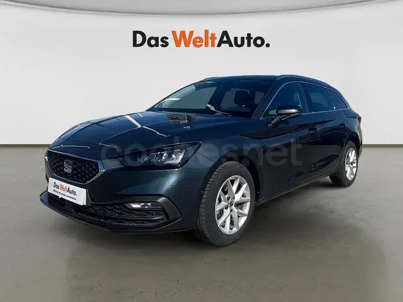 Usado Seat Leon Style 116 CV (85 kW) 2025 Gris / plata Berlina