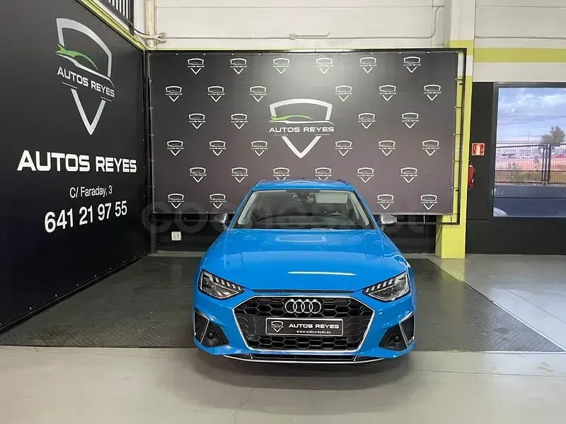 Usado Audi A4 S-Line 136 CV (100 kW) 2021 Azul Familiar