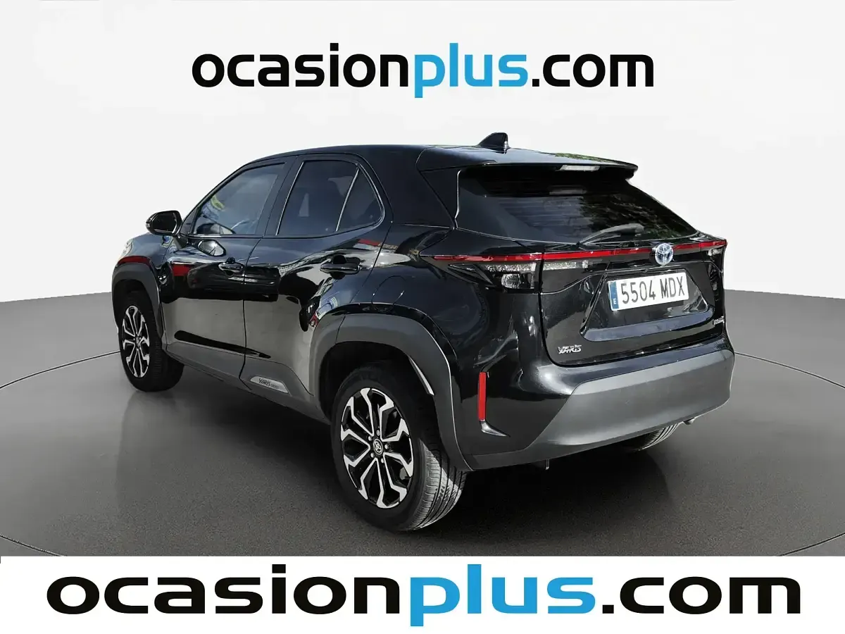 Begagnad Toyota Yaris Hybrid Active 116 HK (85 kW) 2023 Svart Pickup