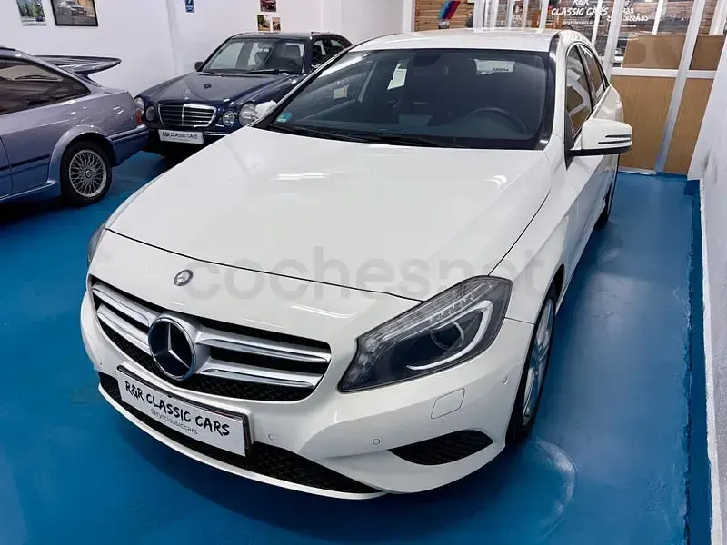 Usado Mercedes A180 Urban 109 CV (80 kW) 2013 Blanco Berlina