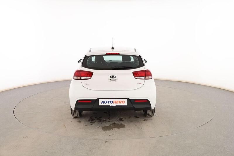 Käytetty Kia Rio 100 HP (73 kW) 2018 Valkoinen Sedan
