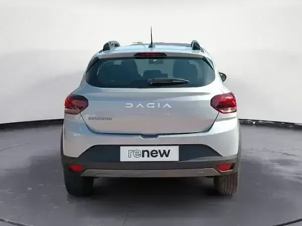 Usado Dacia Sandero Expression 91 CV (66 kW) 2023 Gris Berlina