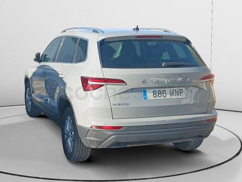 Usado Skoda Karoq Ambition 116 CV (85 kW) 2024 Gris / plata SUV