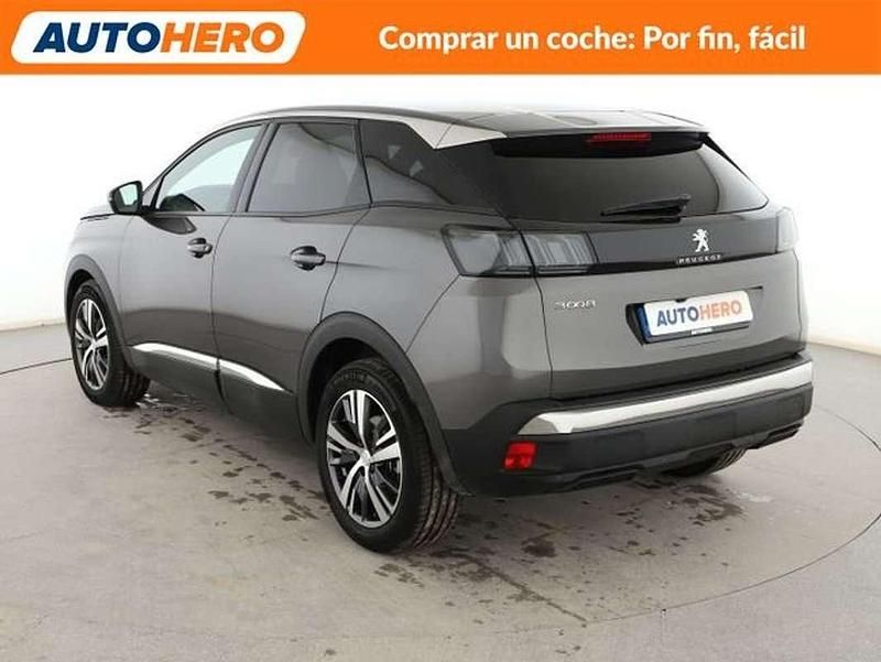 Usado Peugeot 3008 Allure 131 CV (96 kW) 2024 Gris SUV