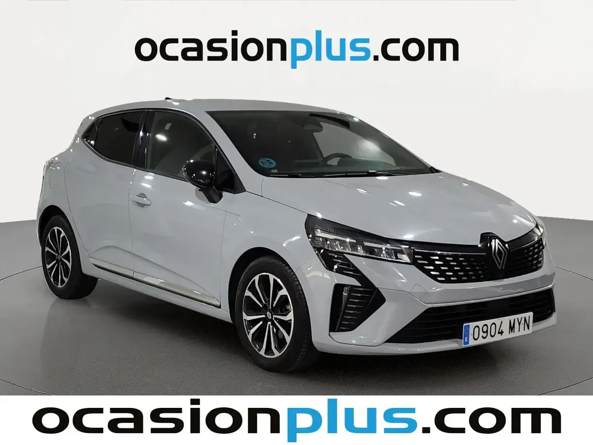 Usado Renault Clio Techno 91 CV (66 kW) 2025 Gris Utilitario
