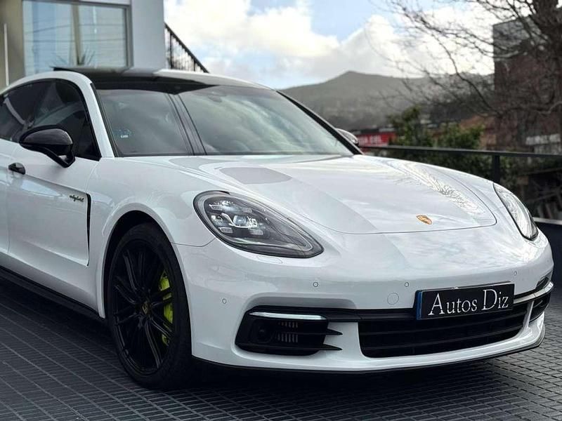 Usado Porsche Panamera Sport Turismo 462 CV (339 kW) 2018 Blanco Familiar